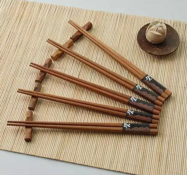 翡翠玉石雕刻还要用到筷子,雕刻师太有才了