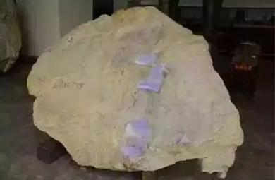 当年云南发现3.6吨重紫罗兰翡翠原石,您怎么看?