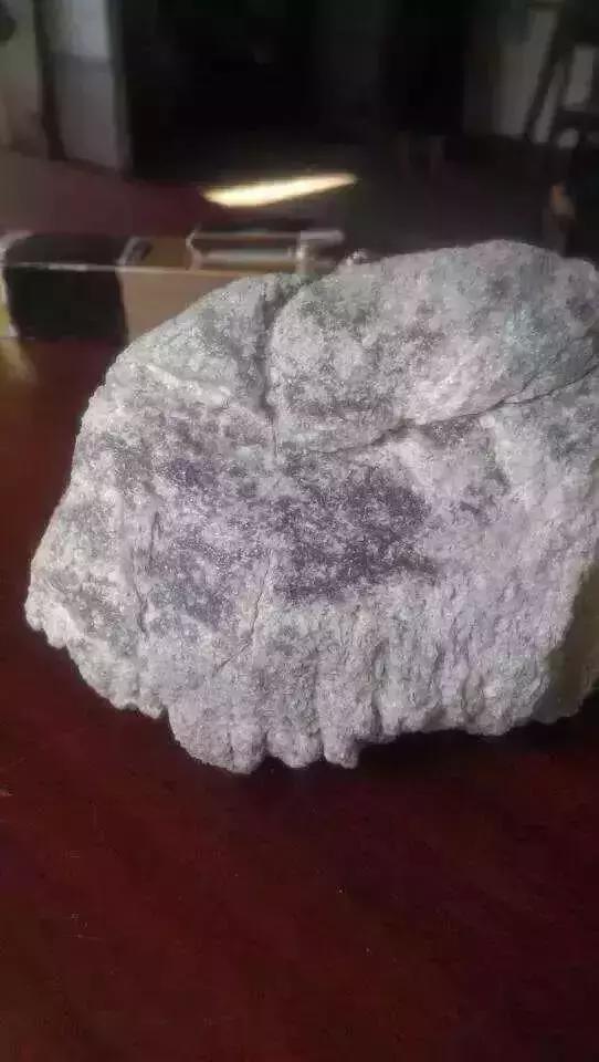 罕见的极品翡翠原石!如若能遇到,这辈子都不是问题了!