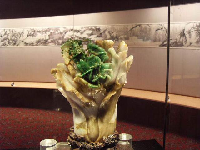 巧夺天工的清代翡翠造型奇特引人瞩目，现收藏于天津博物馆