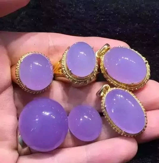 紫翡翠的紫也分好几种,快来看看你的是属于哪一种?
