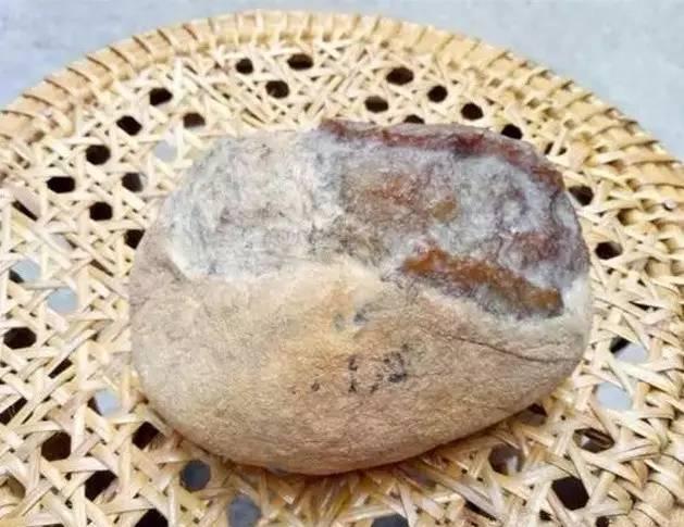 小价钱的翡翠原石雕出成品竟如此霸气,太惊喜了!