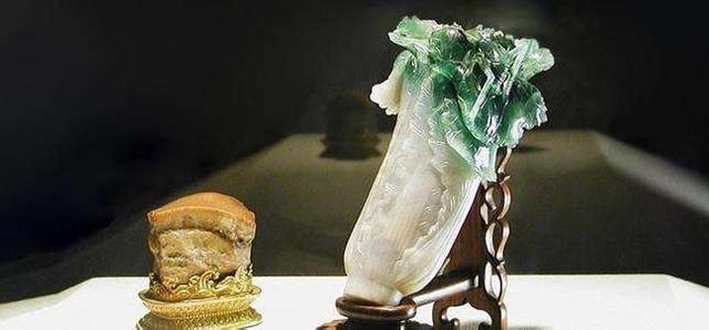 巧夺天工的清代翡翠造型奇特引人瞩目，现收藏于天津博物馆