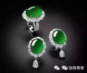 中年妇女选什么样翡翠珠子项链颜色合适  翡翠珠子一颗多少钱???是每种都一样的价格吗?
