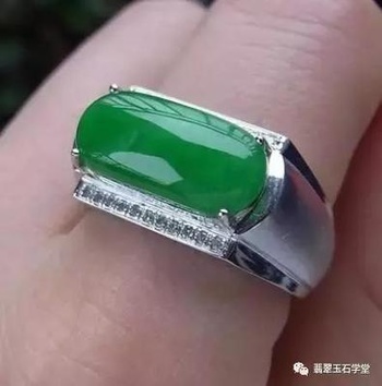 翡翠戒指不同形状有什么寓意  带戒指的寓意是什么?