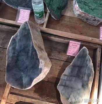 价值80万带裂的翡翠原石,在这中缅边境早已不是什么稀奇的事了!