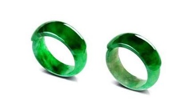 缅甸翡翠手镯磕出裂纹怎么办  翡翠戒指有好几条裂痕,还怎么做才能不让它碎?