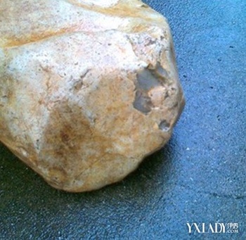 翡翠原石变种有些什么表现?从皮壳咋样去判断? 翡翠原石怎么鉴定