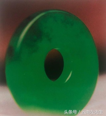 缅甸翡翠 翡翠原石 赌石重要的元素之一关于 "色"的讲解