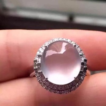 我想买个翡翠戒指,但不懂.怎样选?  如何选购翡翠戒指和翡翠戒面?