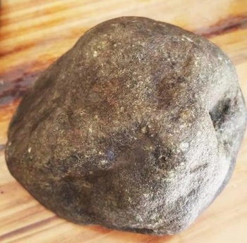 如何看翡翠原石的皮壳  如何从翡翠赌石的皮壳看种的好坏