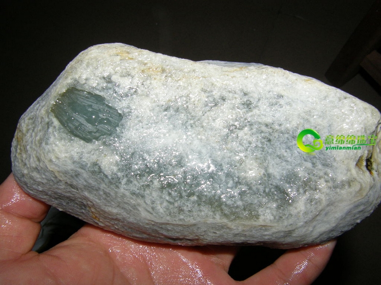 翡翠原石的鉴别 解析如何科学鉴定真假翡翠原石的基本方法