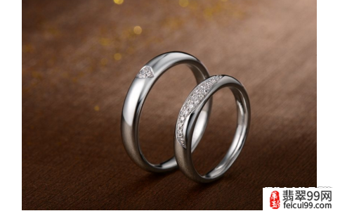 翡翠上海买情侣戒指的 银的抗氧化能力比较差