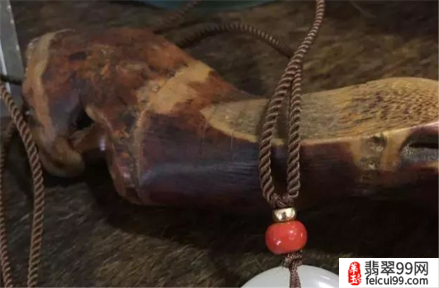 翡翠挂件绳编法 还有一些玉石做的挂件绳也不错一条合适的挂绳