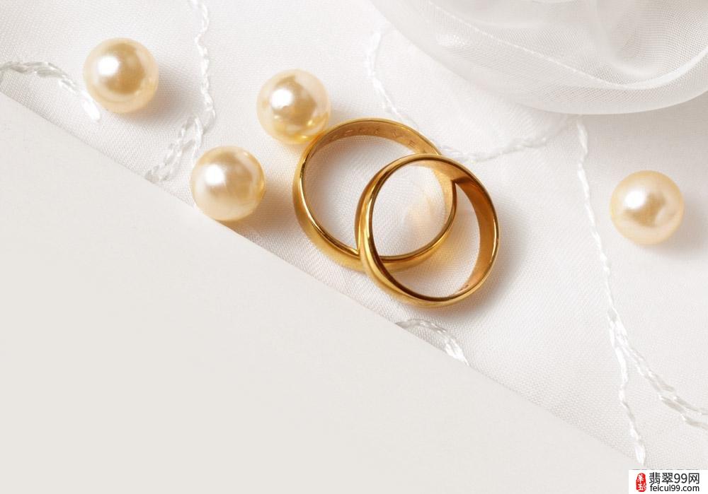 翡翠买情侣戒指的网站 这样就可以自己设计戒指的款式自己挑选材质了