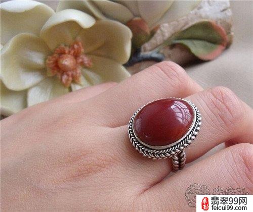 翡翠戴银戒指对身体有害吗 @影子波波：真的很漂亮啊