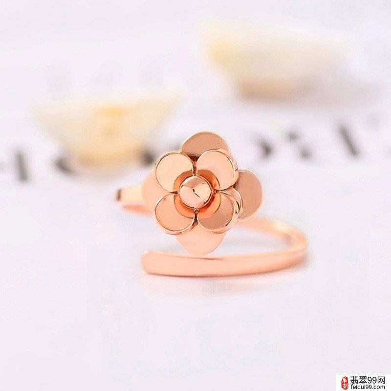 翡翠玫瑰花形玫瑰金戒指 钨金的戒指还包括白钨金