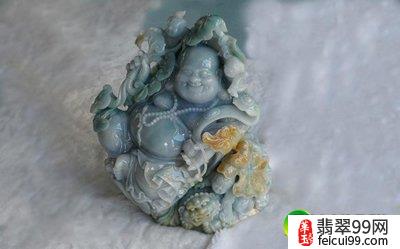 翡翠玉弥勒佛吊坠图片 中国玉雕是具有民族特色的艺术产品
