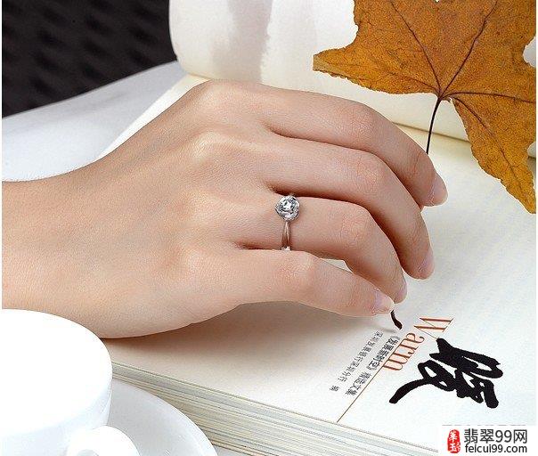 翡翠黑钻石戒指价格 以下是欧宝丽珠宝网为你提供的最大的钻石戒指