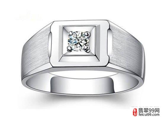 翡翠捡到一个铂金钻石戒指 男士铂金钻戒象征着男性对饰品的追求意识