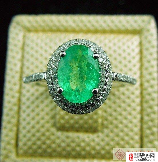 翡翠祖母绿戒指18k金 对于较小颗的祖母绿戒指而言