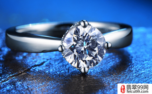 翡翠中国珠宝白金戒指图片 对于顽固的白金戒指