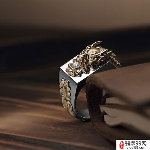 翡翠结过婚男人戒指戴法 戒指是一种戴在手指上的装饰品