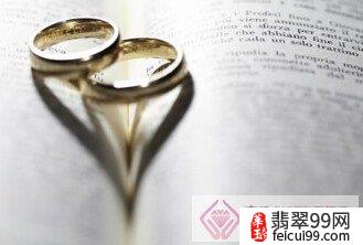翡翠18k玫瑰金情侣戒指 戒指不仅是爱情永恒的见证