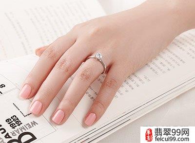 翡翠中国女生戒指尺码表 求婚戒指尺寸的确认亦是如此