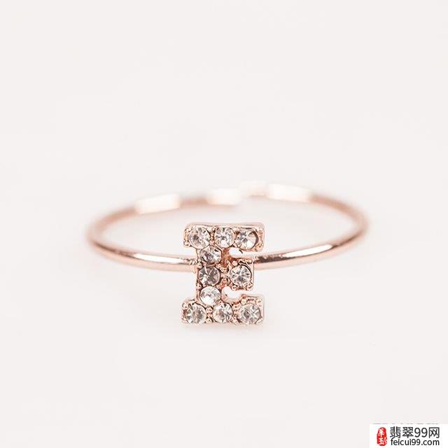 翡翠女生左手戒指戴法意义 戒指是婚姻的守护使者