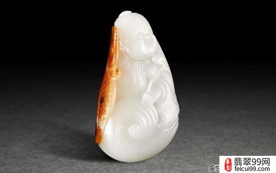 翡翠玛瑙手镯 俏色圆条 于雪涛先生在人物的设计雕琢上有其独特的创作风格