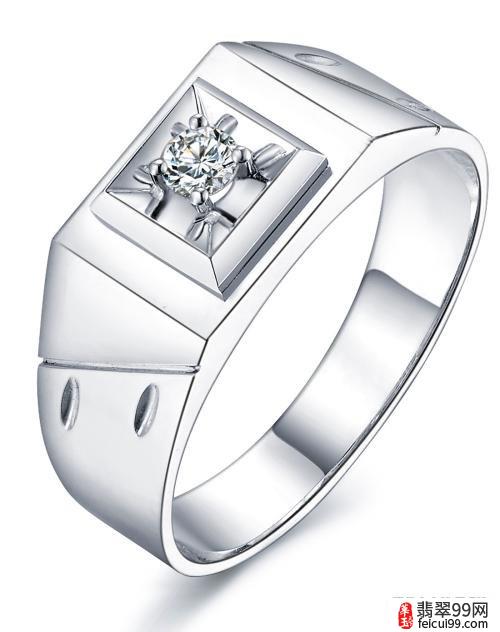 翡翠戒指带中指什么意思男 因为戒指被赋予特殊的含义