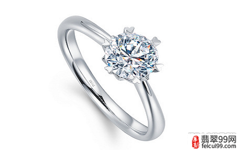 翡翠怎么挑选戒指 订婚与结婚戒指的款式有很大的区别