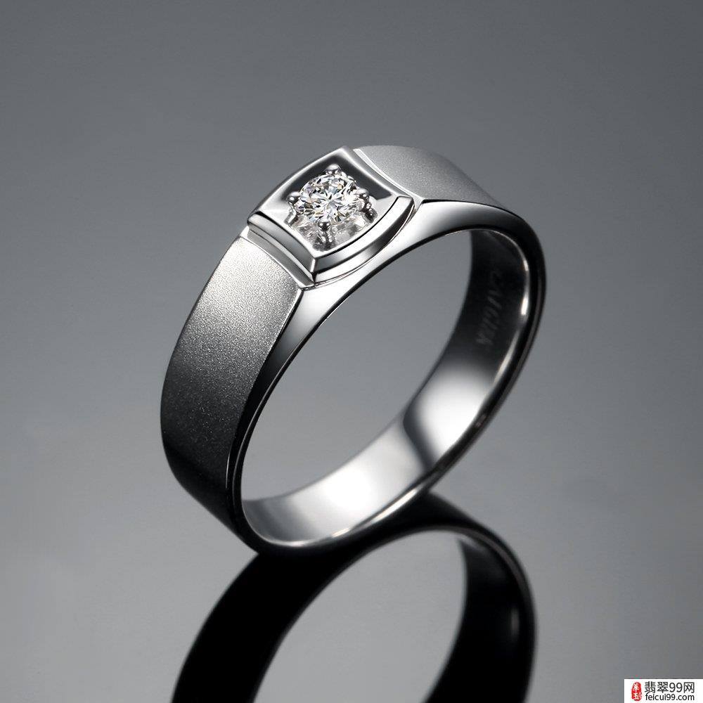 翡翠50克男士戒指图片大全 以上就是佐公举为您整理的关于男生订婚戒指的资讯