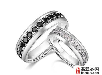翡翠男生戒指的戴法和意义图 男戒和女戒都是由白钻环绕镶嵌而成