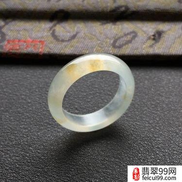 翡翠翡翠戒指图片 翡翠戒指自古以来就是帝王世家的喜爱之物