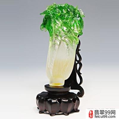 翡翠翠玉白菜图片 螳螂白菜由扬州玉器厂中国工艺美术大师江春源设计