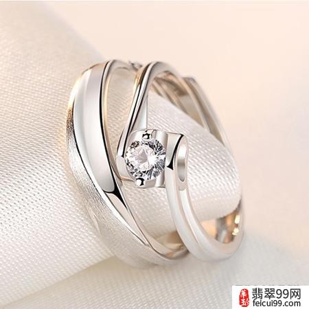 翡翠戒指尺寸大小的标准也称为手寸 在购买戒指的时候要注意品牌所参考的戒指尺寸版本