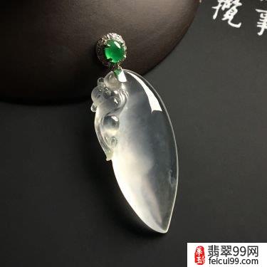 翡翠北京博观甄选了100件当代玉雕名家创作的精品  名家创作的玉牌类精品值得关注